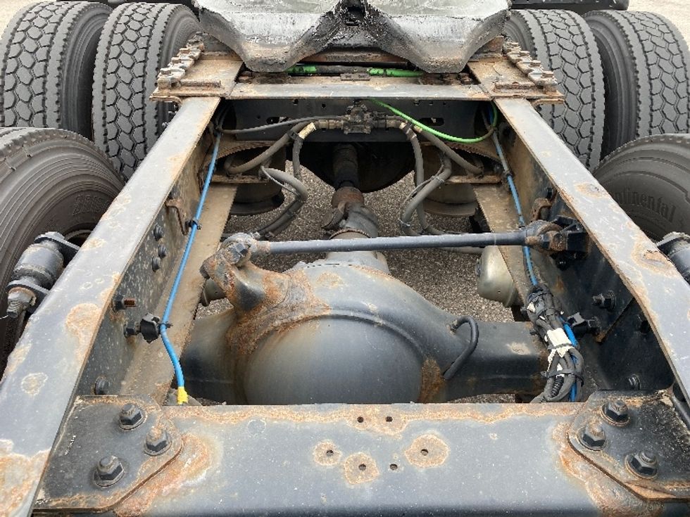 Day Cab Tractor-Heavy Duty Tractors-Freightliner-2020-T12664ST-Brooklyn Park-MN-320,634\n\t\tmiles-$ 57,500 - Image 6