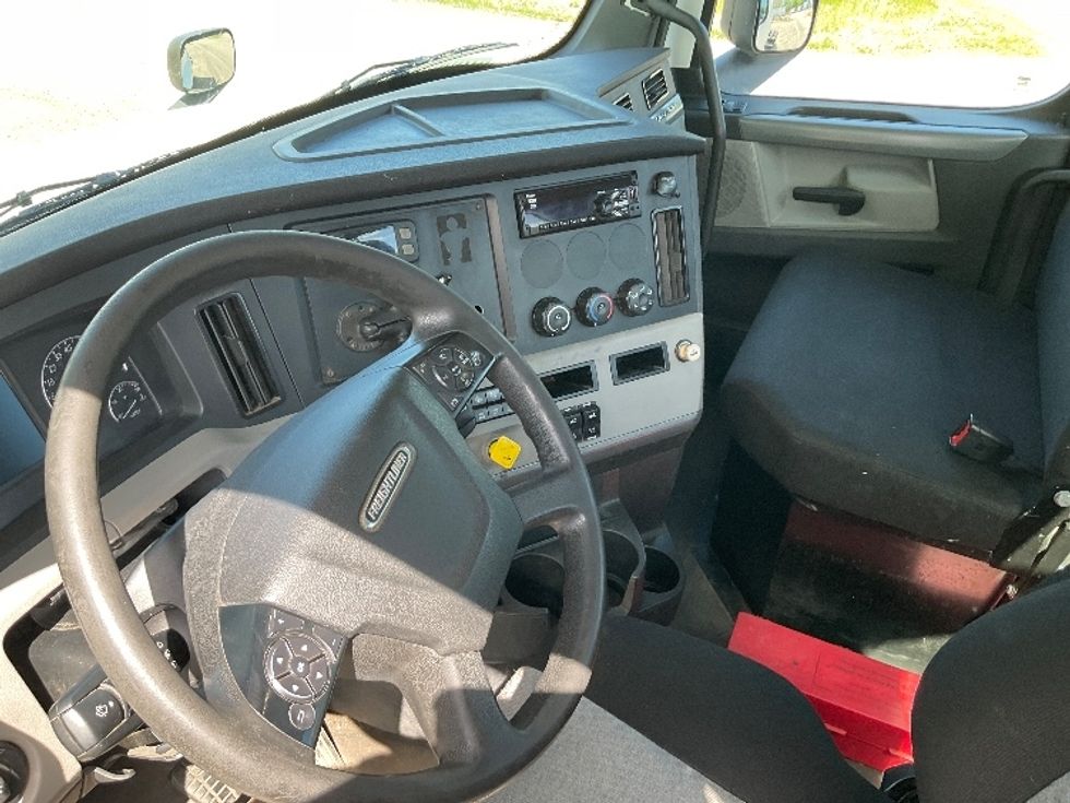 Day Cab Tractor-Heavy Duty Tractors-Freightliner-2020-T12664ST-Brooklyn Park-MN-328,445\n\t\tmiles-$ 46,500 - Image 10