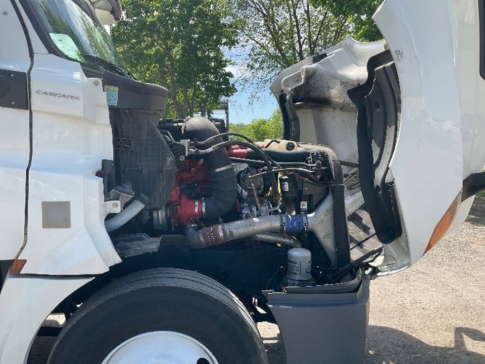 Day Cab Tractor-Heavy Duty Tractors-Freightliner-2020-T12664ST-Brooklyn Park-MN-328,445\n\t\tmiles-$ 46,500 - Image 15