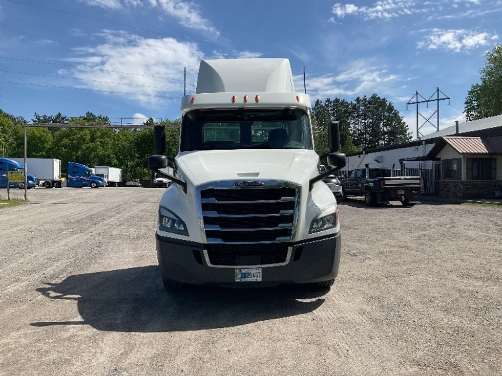 Day Cab Tractor-Heavy Duty Tractors-Freightliner-2020-T12664ST-Brooklyn Park-MN-328,445\n\t\tmiles-$ 46,500 - Image 2