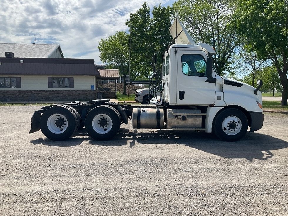 Day Cab Tractor-Heavy Duty Tractors-Freightliner-2020-T12664ST-Brooklyn Park-MN-328,445\n\t\tmiles-$ 46,500 - Image 8