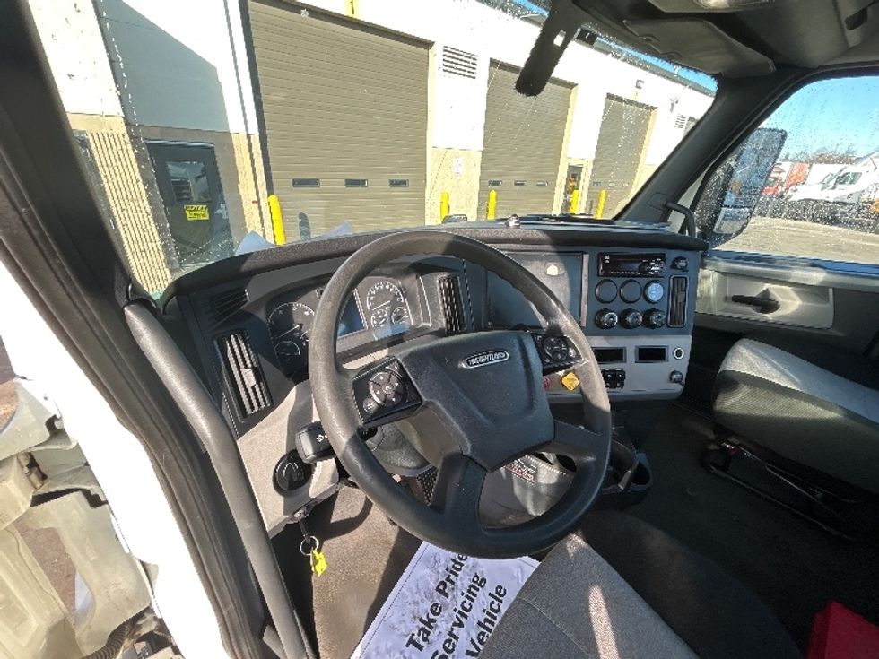 Day Cab Tractor-Heavy Duty Tractors-Freightliner-2020-T12664ST-Brooklyn Park-MN-377,491\n\t\tmiles-$ 48,750 - Image 10
