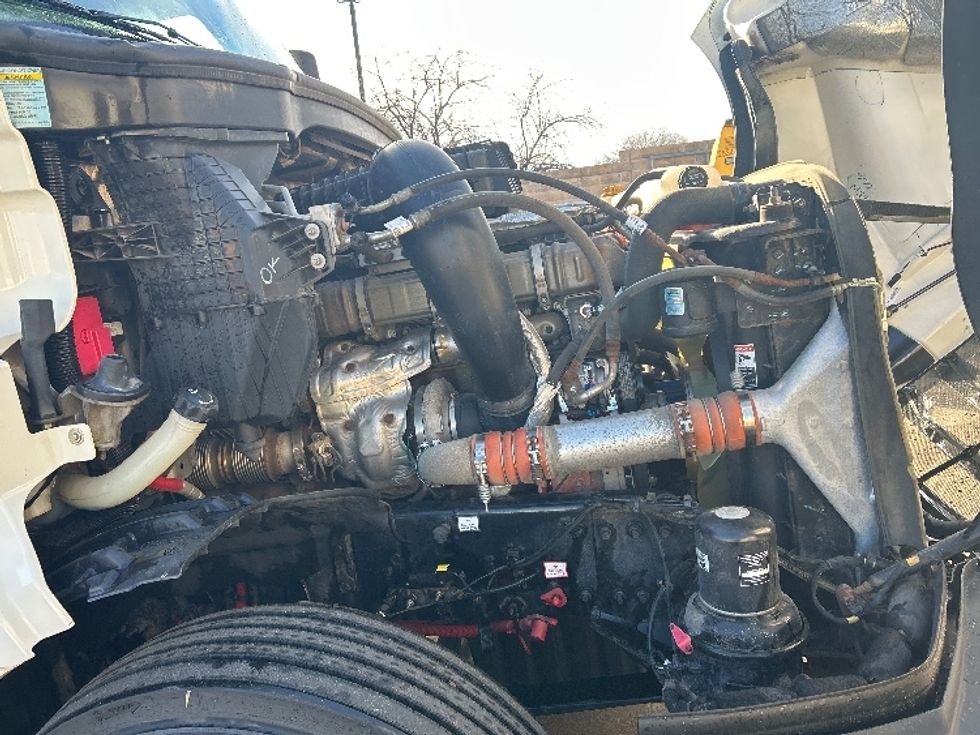 Day Cab Tractor-Heavy Duty Tractors-Freightliner-2020-T12664ST-Brooklyn Park-MN-377,491\n\t\tmiles-$ 48,750 - Image 15