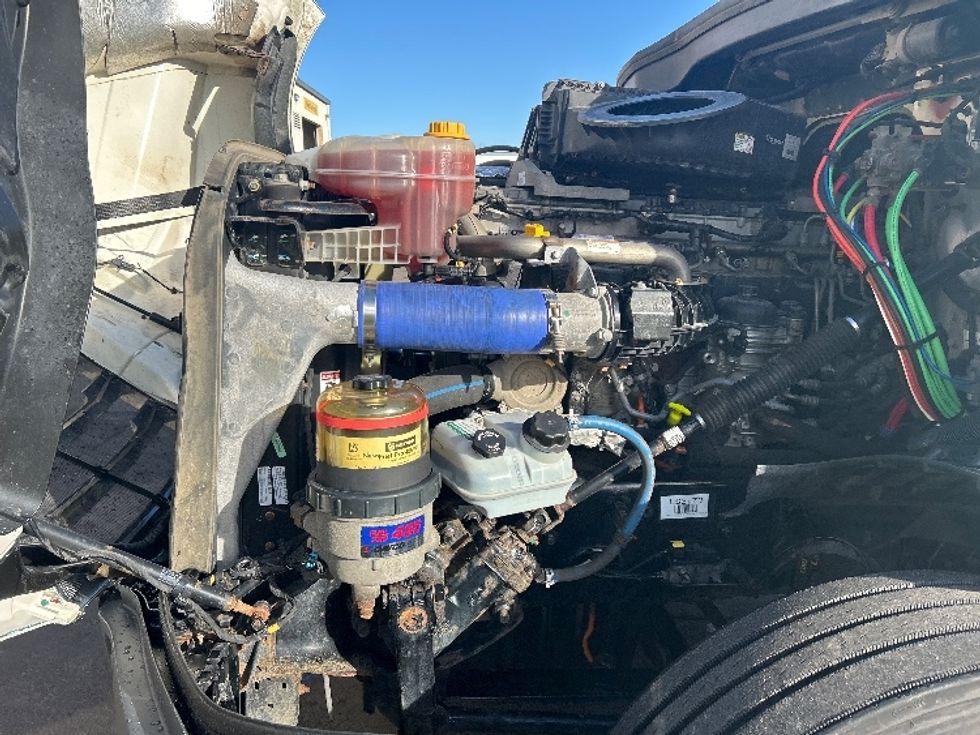 Day Cab Tractor-Heavy Duty Tractors-Freightliner-2020-T12664ST-Brooklyn Park-MN-377,491\n\t\tmiles-$ 48,750 - Image 16