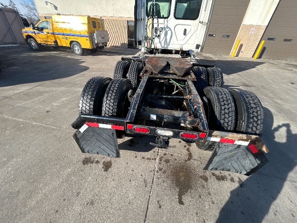 Day Cab Tractor-Heavy Duty Tractors-Freightliner-2020-T12664ST-Brooklyn Park-MN-377,491\n\t\tmiles-$ 48,750 - Image 6