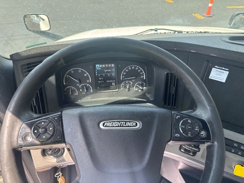 Day Cab Tractor-Heavy Duty Tractors-Freightliner-2020-T12664ST-Brooklyn Park-MN-406,807\n\t\tmiles-$ 48,500 - Image 11