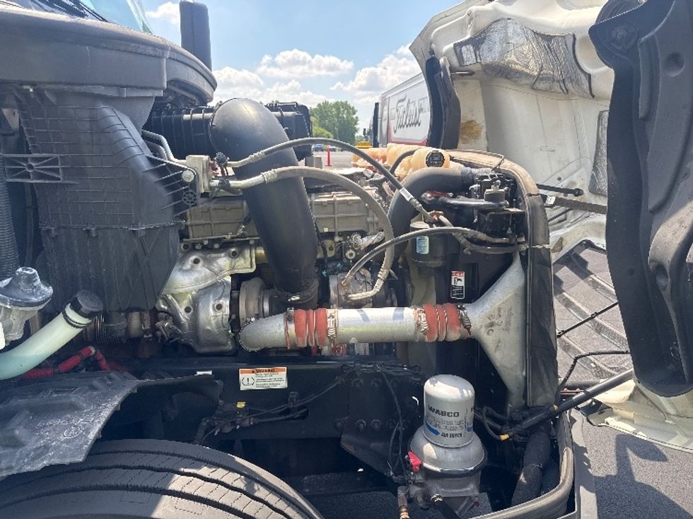 Day Cab Tractor-Heavy Duty Tractors-Freightliner-2020-T12664ST-Brooklyn Park-MN-406,807\n\t\tmiles-$ 48,500 - Image 15