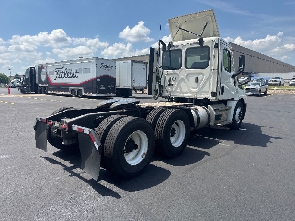 Day Cab Tractor-Heavy Duty Tractors-Freightliner-2020-T12664ST-Brooklyn Park-MN-406,807\n\t\tmiles-$ 48,500 - Image 7