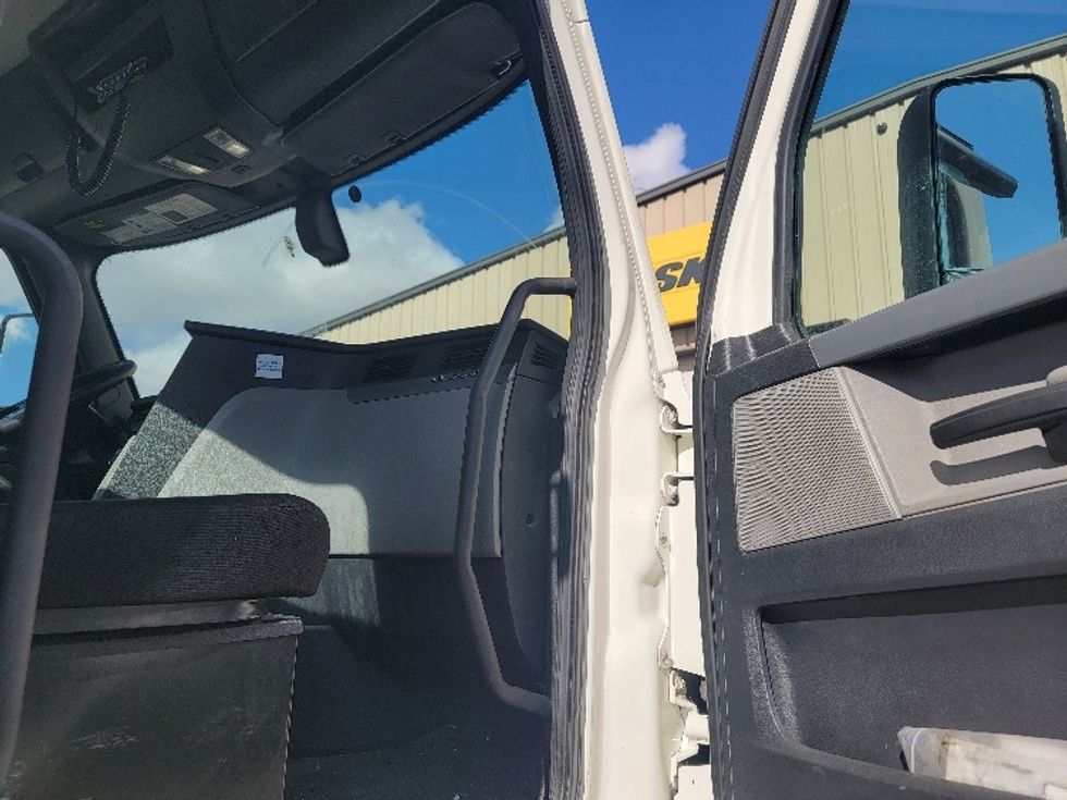 Day Cab Tractor-Heavy Duty Tractors-Freightliner-2020-T12664ST-Brooklyn Park-MN-620,751\n\t\tmiles-$ 38,500 - Image 12