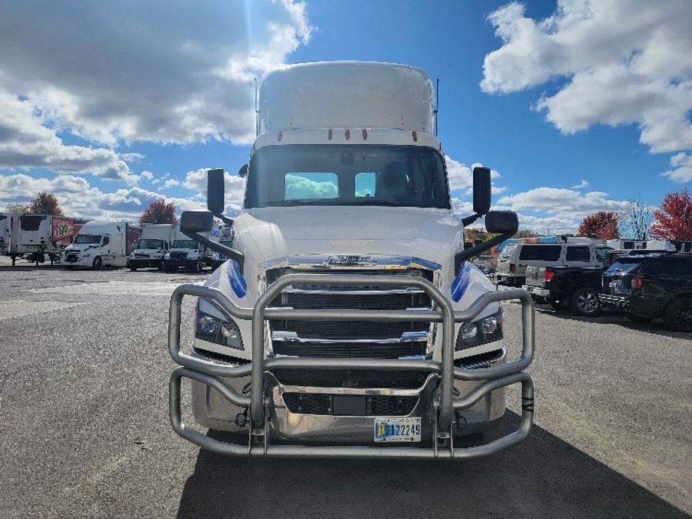 Day Cab Tractor-Heavy Duty Tractors-Freightliner-2020-T12664ST-Brooklyn Park-MN-620,751\n\t\tmiles-$ 38,500 - Image 2