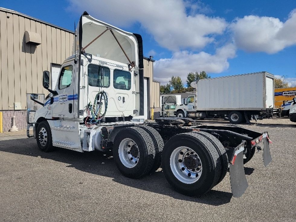 Day Cab Tractor-Heavy Duty Tractors-Freightliner-2020-T12664ST-Brooklyn Park-MN-620,751\n\t\tmiles-$ 38,500 - Image 5