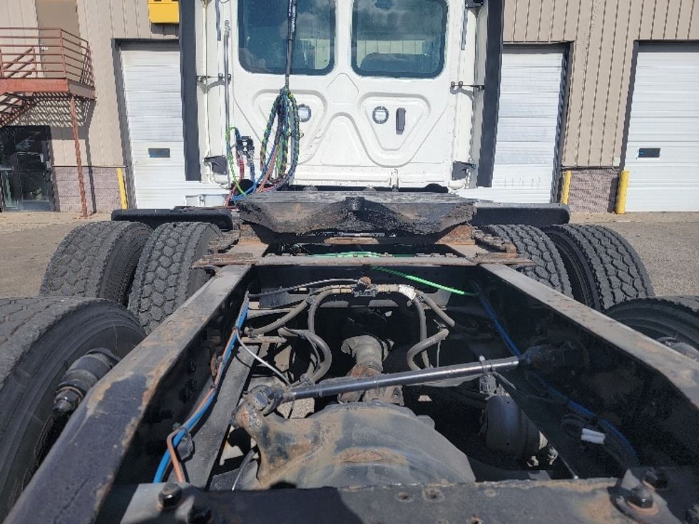 Day Cab Tractor-Heavy Duty Tractors-Freightliner-2020-T12664ST-Brooklyn Park-MN-620,751\n\t\tmiles-$ 38,500 - Image 6