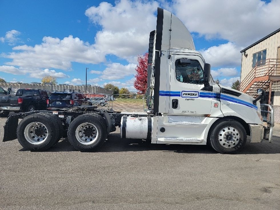 Day Cab Tractor-Heavy Duty Tractors-Freightliner-2020-T12664ST-Brooklyn Park-MN-620,751\n\t\tmiles-$ 38,500 - Image 8