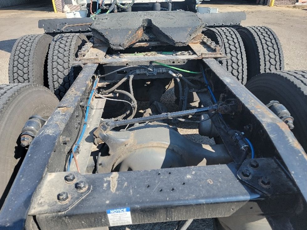 Day Cab Tractor-Heavy Duty Tractors-Freightliner-2020-T12664ST-Brooklyn Park-MN-624,967\n\t\tmiles-$ 38,000 - Image 6