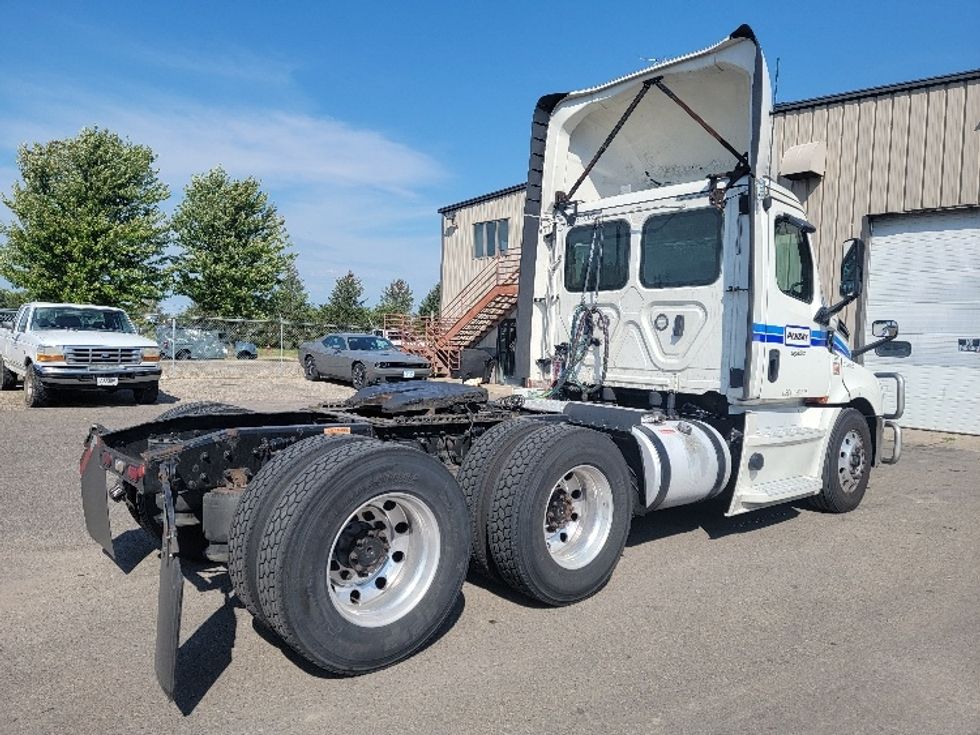Day Cab Tractor-Heavy Duty Tractors-Freightliner-2020-T12664ST-Brooklyn Park-MN-624,967\n\t\tmiles-$ 38,000 - Image 7