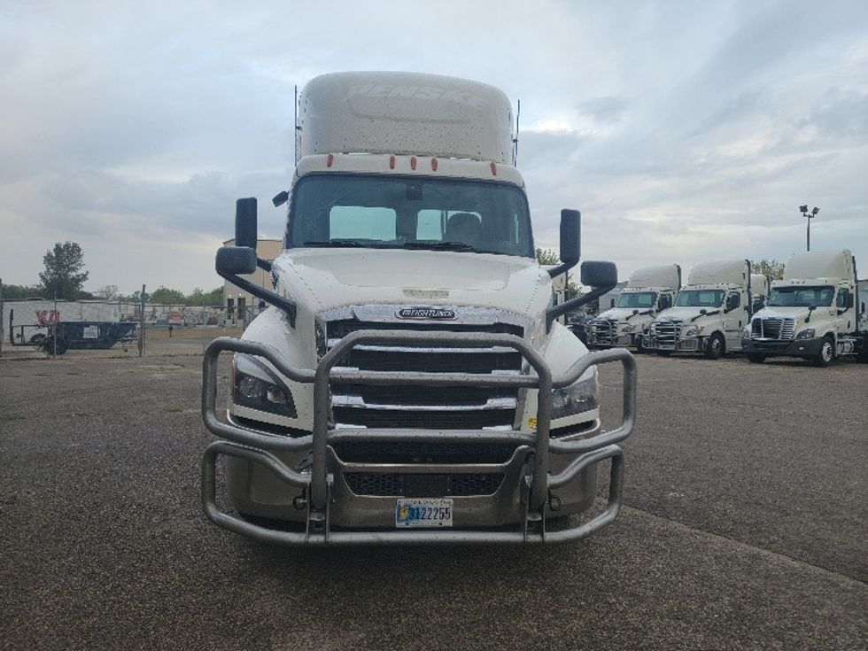 Day Cab Tractor-Heavy Duty Tractors-Freightliner-2020-T12664ST-Brooklyn Park-MN-647,308\n\t\tmiles-$ 35,000 - Image 2