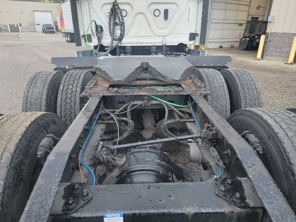 Day Cab Tractor-Heavy Duty Tractors-Freightliner-2020-T12664ST-Brooklyn Park-MN-647,308\n\t\tmiles-$ 35,000 - Image 6