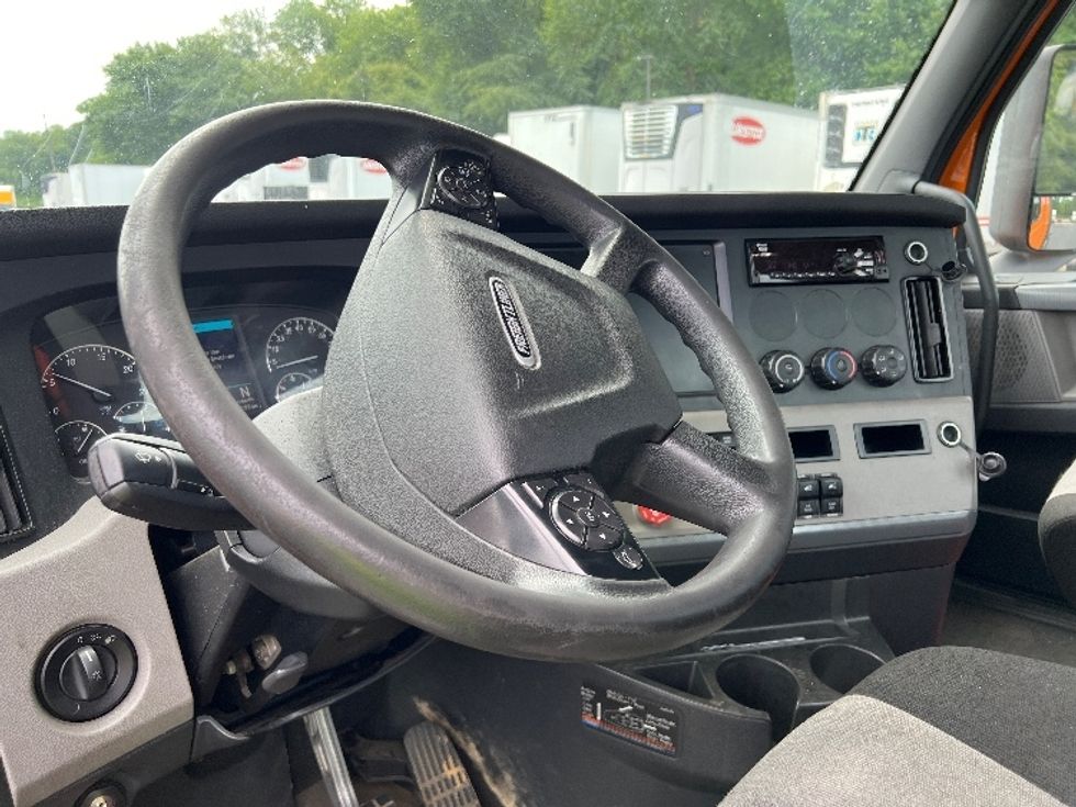 Day Cab Tractor-Heavy Duty Tractors-Freightliner-2020-T12664ST-Burlington-NJ-435,734\n\t\tmiles-$ 57,750 - Image 10