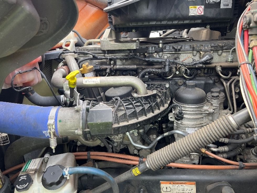 Day Cab Tractor-Heavy Duty Tractors-Freightliner-2020-T12664ST-Burlington-NJ-435,734\n\t\tmiles-$ 57,750 - Image 16