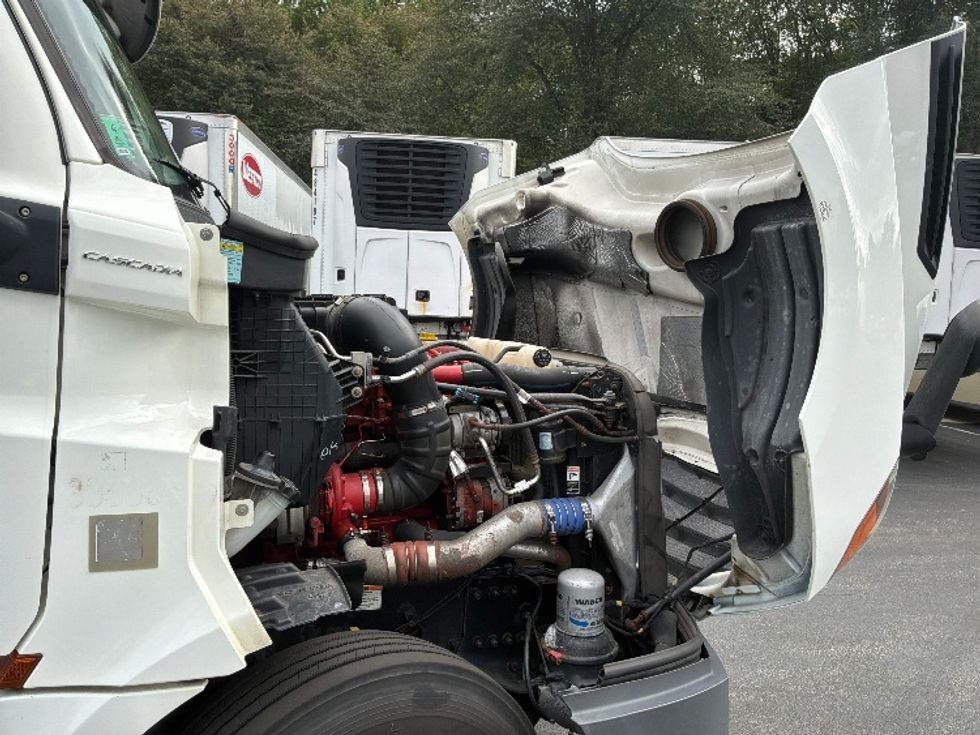 Day Cab Tractor-Heavy Duty Tractors-Freightliner-2020-T12664ST-Burlington-NJ-438,694\n\t\tmiles-$ 48,500 - Image 15