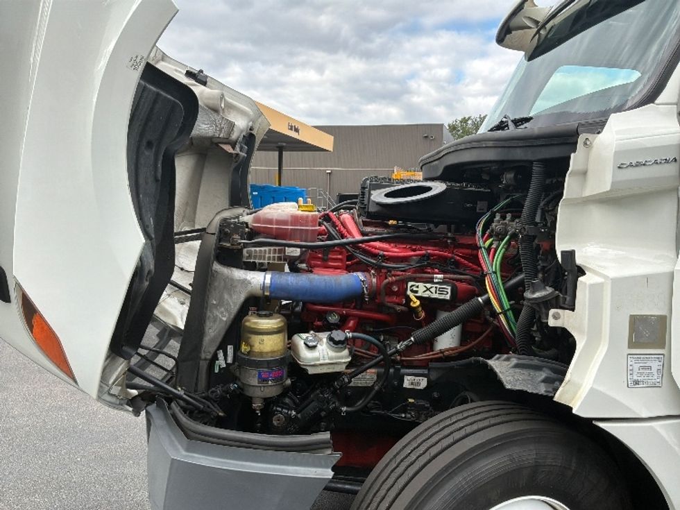 Day Cab Tractor-Heavy Duty Tractors-Freightliner-2020-T12664ST-Burlington-NJ-438,694\n\t\tmiles-$ 48,500 - Image 16