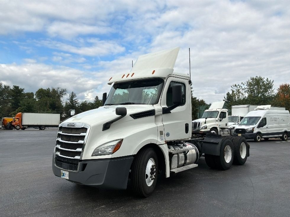 Day Cab Tractor-Heavy Duty Tractors-Freightliner-2020-T12664ST-Burlington-NJ-438,694\n\t\tmiles-$ 48,500 - Image 3