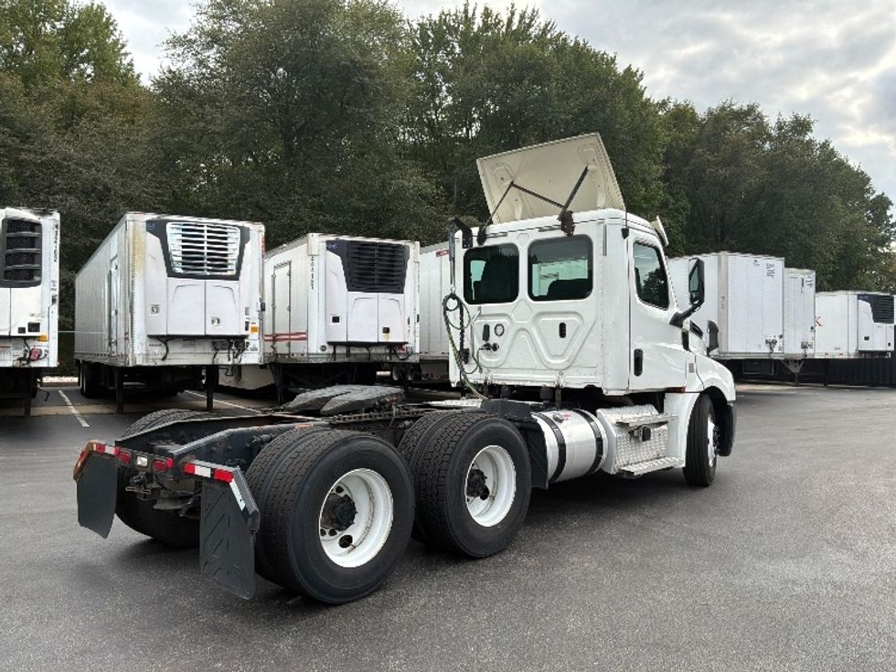 Day Cab Tractor-Heavy Duty Tractors-Freightliner-2020-T12664ST-Burlington-NJ-438,694\n\t\tmiles-$ 48,500 - Image 7