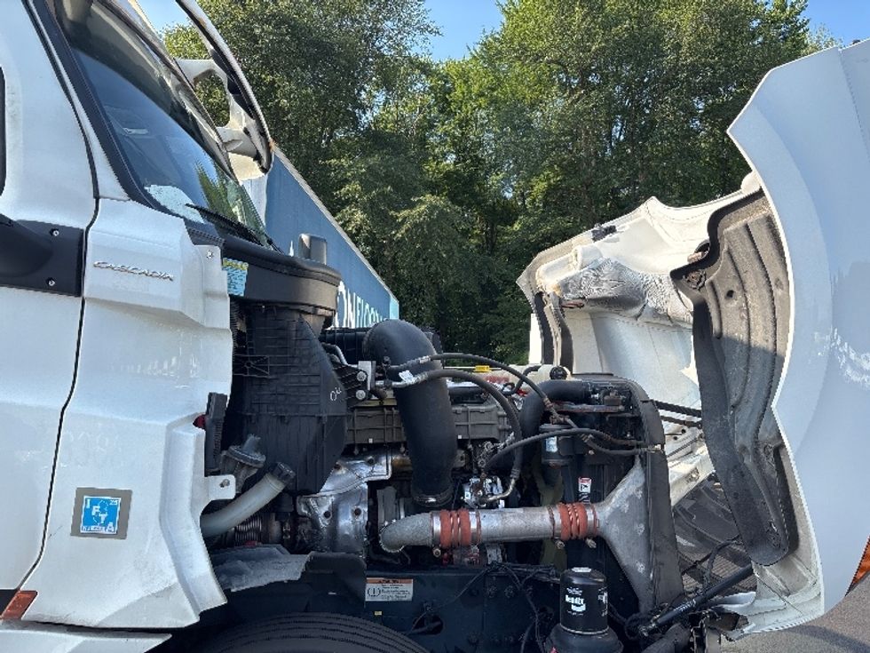 Day Cab Tractor-Heavy Duty Tractors-Freightliner-2020-T12664ST-Burlington-NJ-493,535\n\t\tmiles-$ 40,500 - Image 15