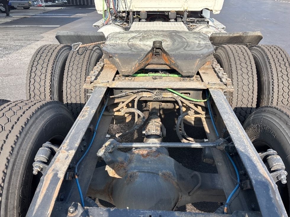 Day Cab Tractor-Heavy Duty Tractors-Freightliner-2020-T12664ST-Burlington-NJ-493,535\n\t\tmiles-$ 40,500 - Image 6