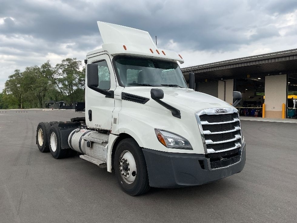 Day Cab Tractor-Heavy Duty Tractors-Freightliner-2020-T12664ST-Byron Center-MI-271,385\n\t\tmiles-$ 69,500 - Image 1