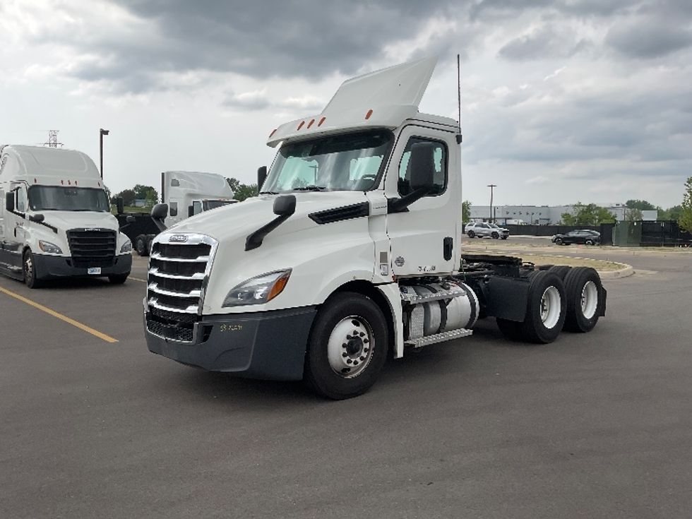 Day Cab Tractor-Heavy Duty Tractors-Freightliner-2020-T12664ST-Byron Center-MI-271,385\n\t\tmiles-$ 69,500 - Image 3
