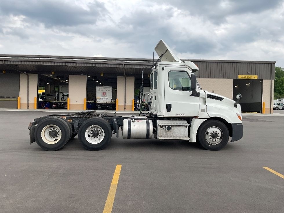 Day Cab Tractor-Heavy Duty Tractors-Freightliner-2020-T12664ST-Byron Center-MI-271,385\n\t\tmiles-$ 69,500 - Image 8