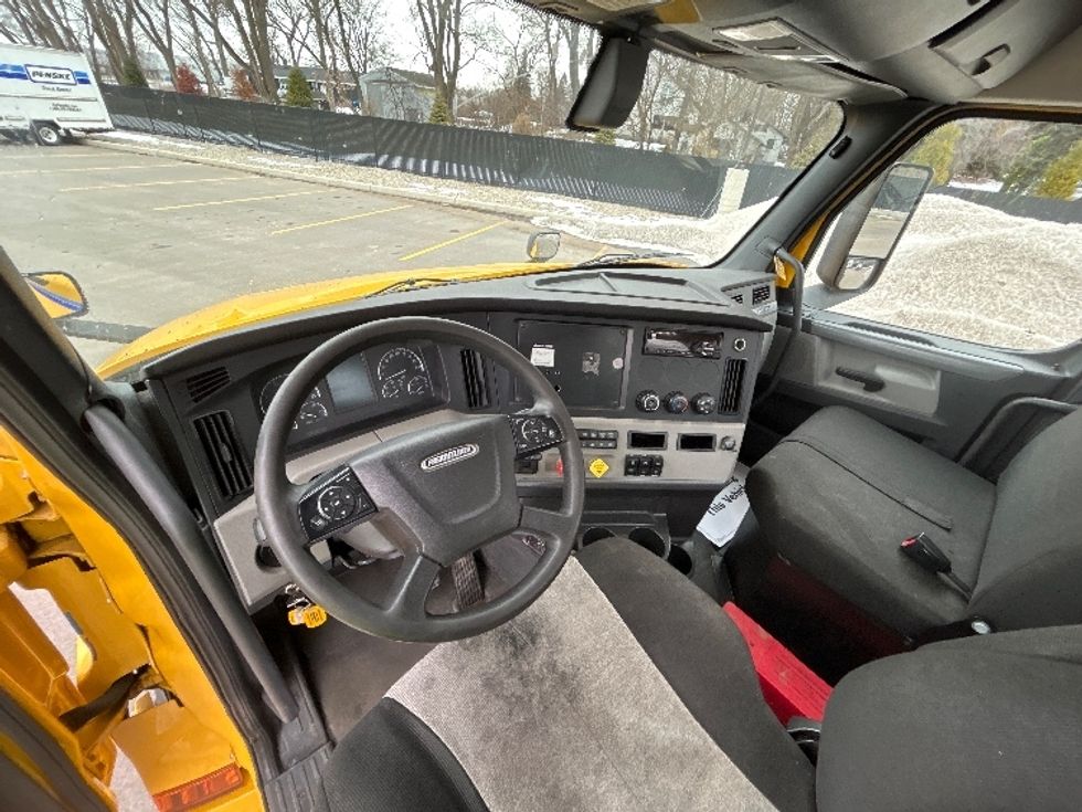 Day Cab Tractor-Heavy Duty Tractors-Freightliner-2020-T12664ST-Byron Center-MI-274,892\n\t\tmiles-$ 55,500 - Image 11