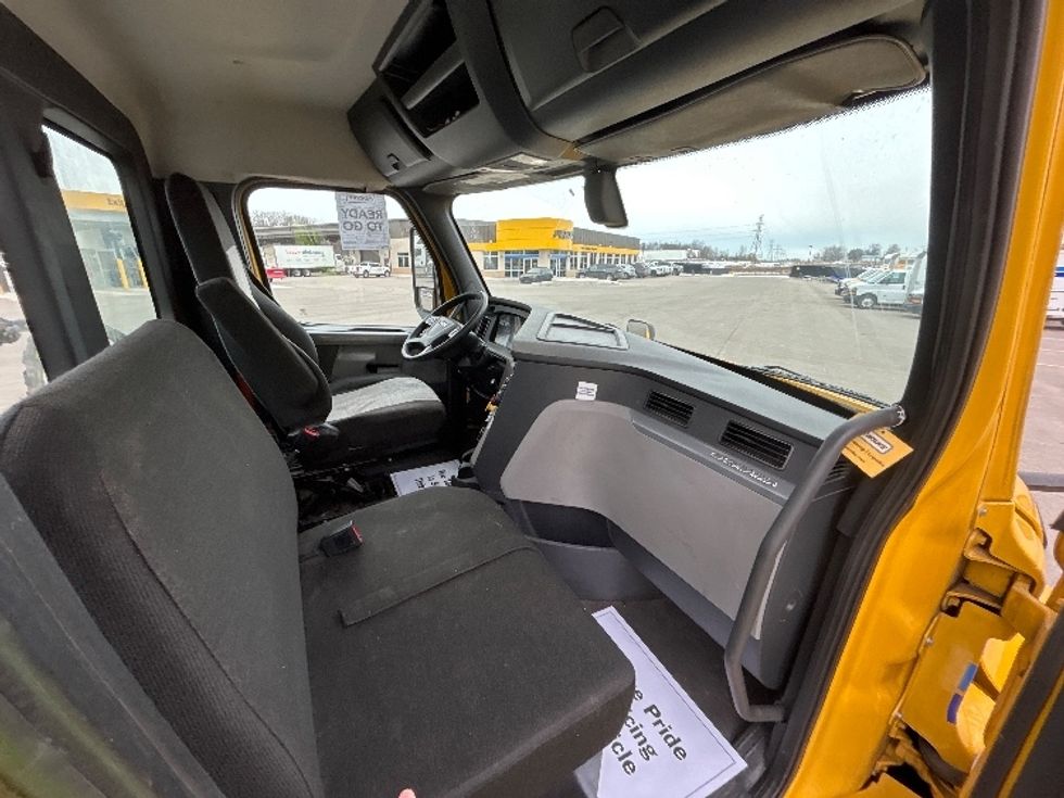 Day Cab Tractor-Heavy Duty Tractors-Freightliner-2020-T12664ST-Byron Center-MI-274,892\n\t\tmiles-$ 55,500 - Image 13