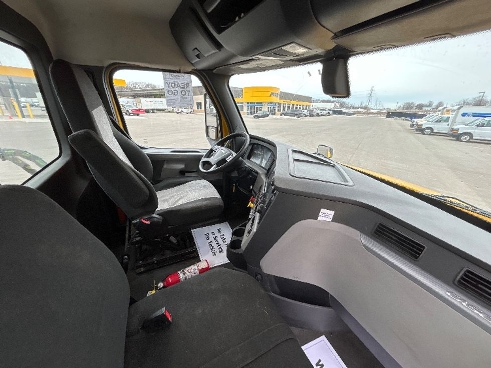 Day Cab Tractor-Heavy Duty Tractors-Freightliner-2020-T12664ST-Byron Center-MI-274,892\n\t\tmiles-$ 55,500 - Image 14