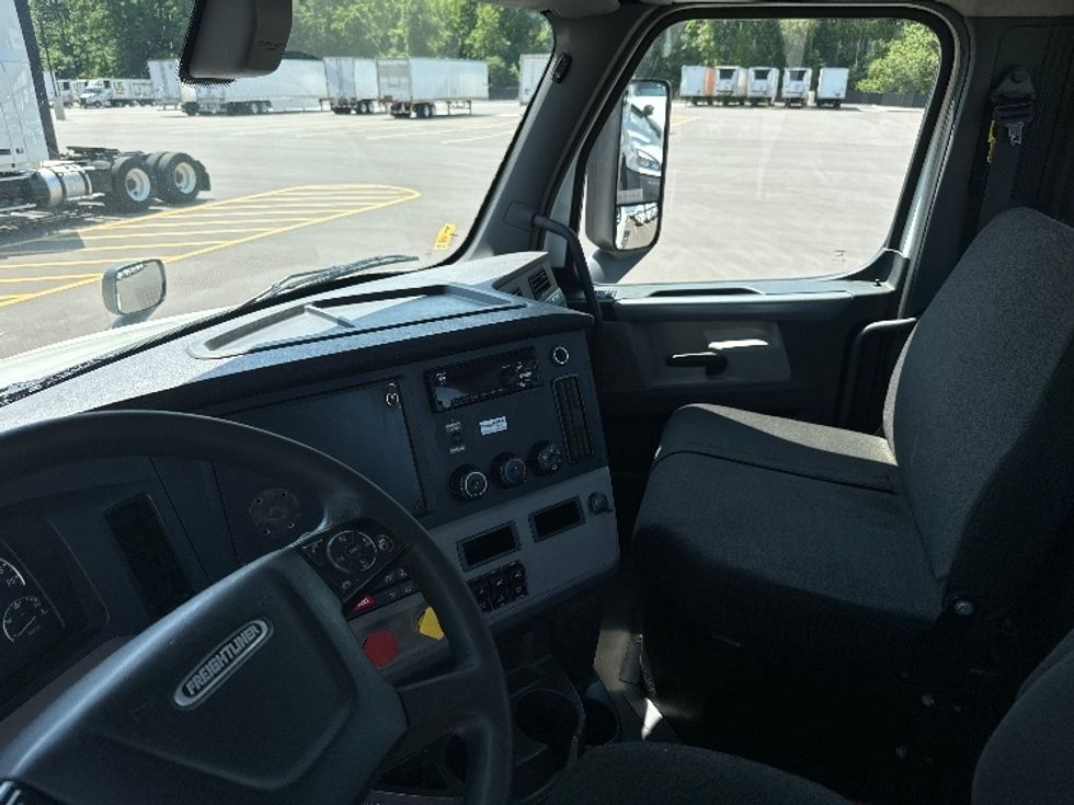 Day Cab Tractor-Heavy Duty Tractors-Freightliner-2020-T12664ST-Byron Center-MI-292,243\n\t\tmiles-$ 55,500 - Image 10