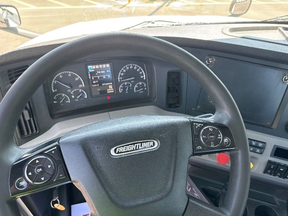 Day Cab Tractor-Heavy Duty Tractors-Freightliner-2020-T12664ST-Byron Center-MI-292,243\n\t\tmiles-$ 55,500 - Image 11