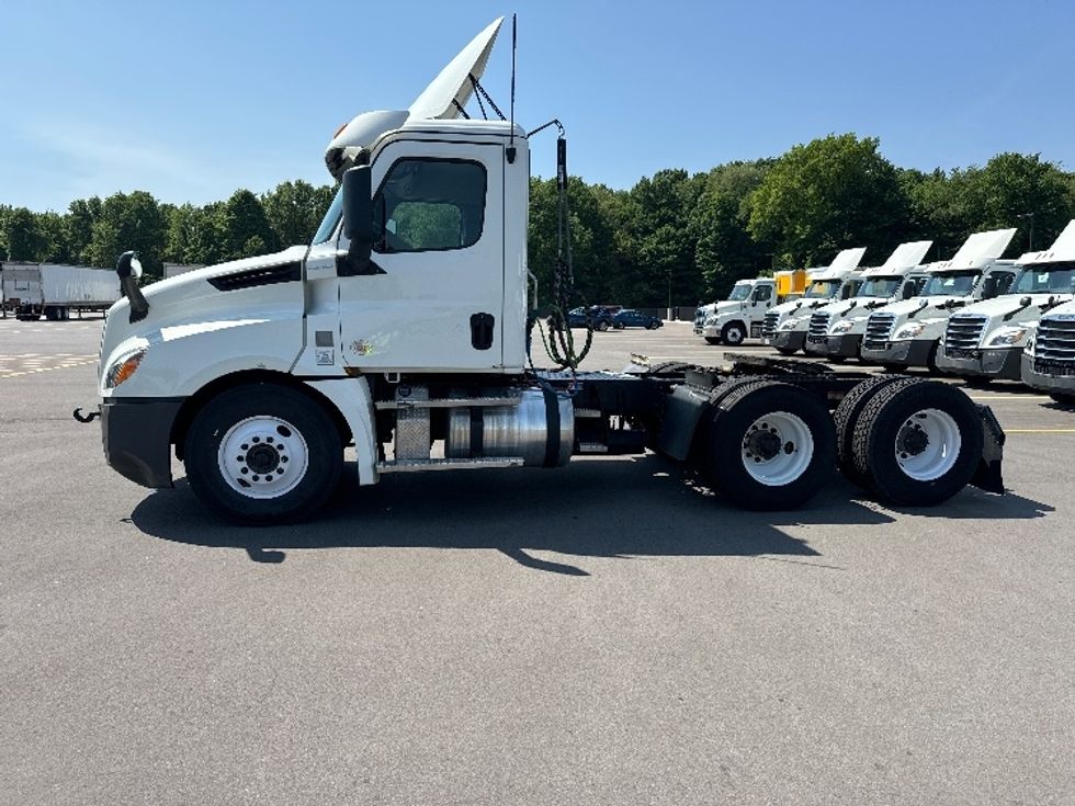 Day Cab Tractor-Heavy Duty Tractors-Freightliner-2020-T12664ST-Byron Center-MI-292,243\n\t\tmiles-$ 55,500 - Image 4