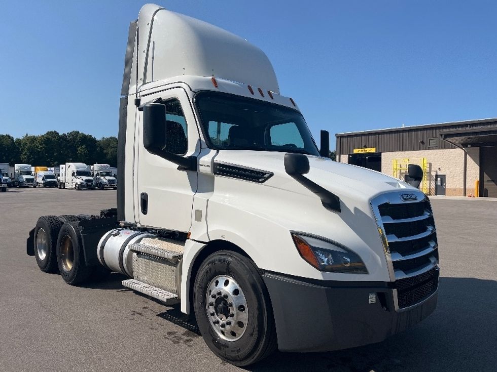 Day Cab Tractor-Heavy Duty Tractors-Freightliner-2020-T12664ST-Byron Center-MI-347,342\n\t\tmiles-$ 53,750 - Image 1