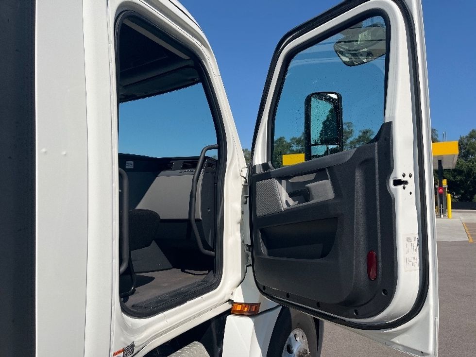 Day Cab Tractor-Heavy Duty Tractors-Freightliner-2020-T12664ST-Byron Center-MI-347,342\n\t\tmiles-$ 53,750 - Image 12