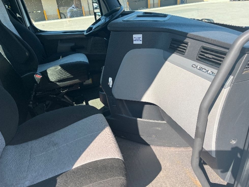 Day Cab Tractor-Heavy Duty Tractors-Freightliner-2020-T12664ST-Byron Center-MI-347,342\n\t\tmiles-$ 53,750 - Image 13