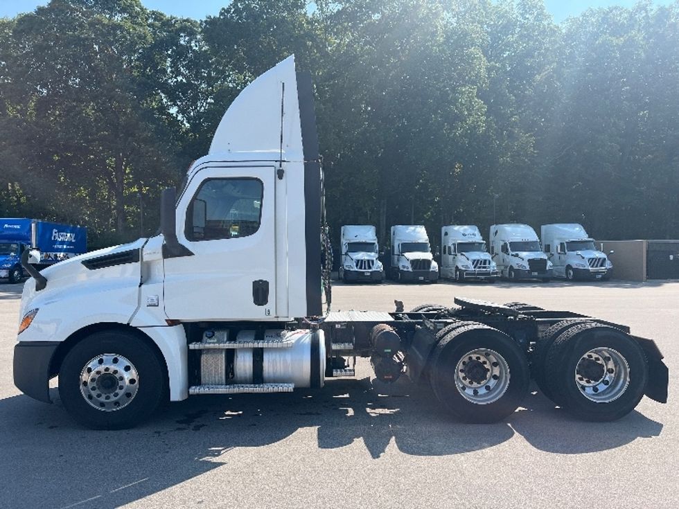 Day Cab Tractor-Heavy Duty Tractors-Freightliner-2020-T12664ST-Byron Center-MI-347,342\n\t\tmiles-$ 53,750 - Image 4