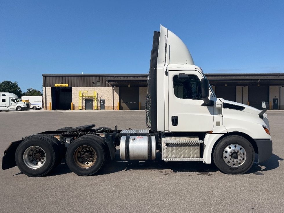 Day Cab Tractor-Heavy Duty Tractors-Freightliner-2020-T12664ST-Byron Center-MI-347,342\n\t\tmiles-$ 53,750 - Image 8
