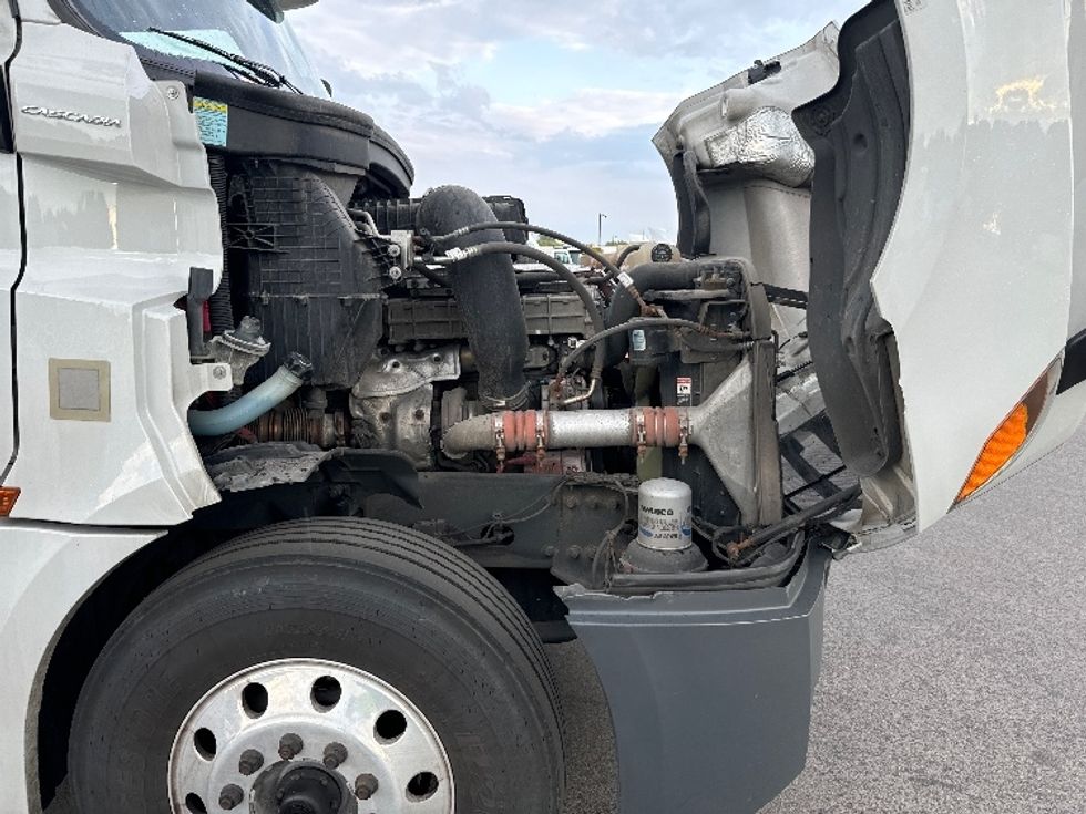 Day Cab Tractor-Heavy Duty Tractors-Freightliner-2020-T12664ST-Byron Center-MI-632,906\n\t\tmiles-$ 32,250 - Image 15