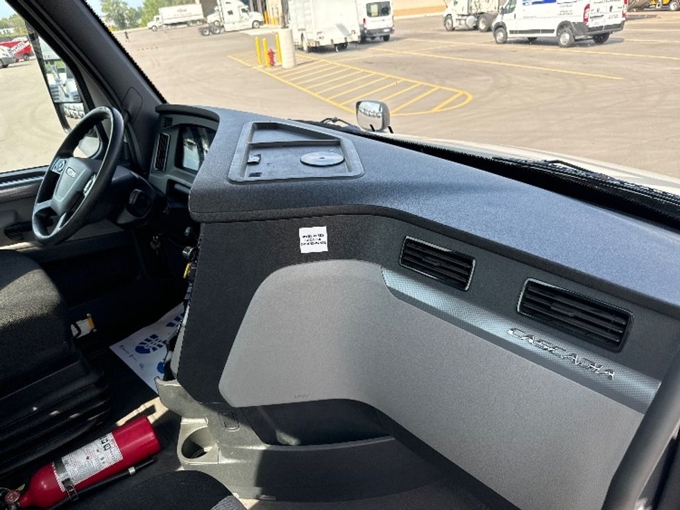 Day Cab Tractor-Heavy Duty Tractors-Freightliner-2020-T12664ST-Byron Center-MI-640,895\n\t\tmiles-$ 32,250 - Image 12