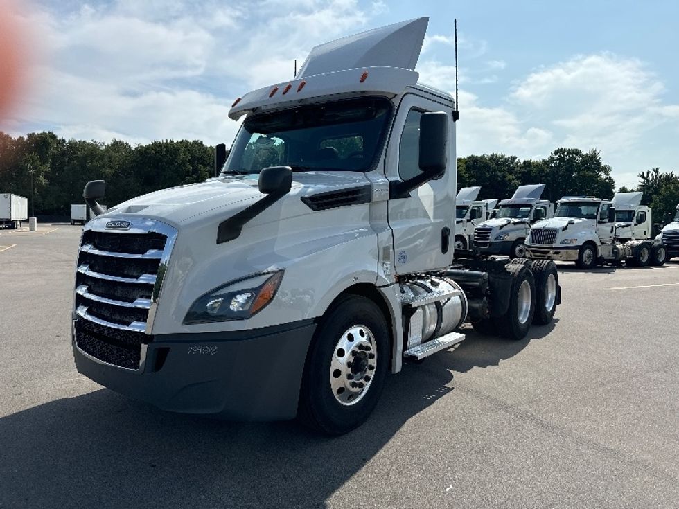 Day Cab Tractor-Heavy Duty Tractors-Freightliner-2020-T12664ST-Byron Center-MI-640,895\n\t\tmiles-$ 32,250 - Image 3