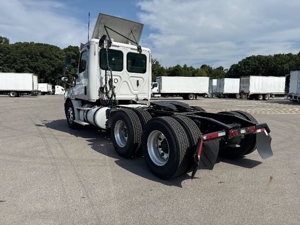 Day Cab Tractor-Heavy Duty Tractors-Freightliner-2020-T12664ST-Byron Center-MI-640,895\n\t\tmiles-$ 32,250 - Image 5