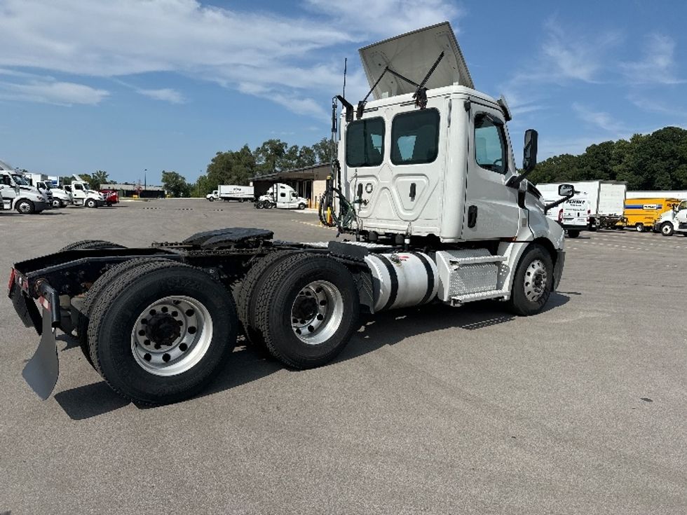 Day Cab Tractor-Heavy Duty Tractors-Freightliner-2020-T12664ST-Byron Center-MI-640,895\n\t\tmiles-$ 32,250 - Image 7