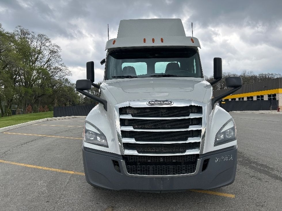 Day Cab Tractor-Heavy Duty Tractors-Freightliner-2020-T12664ST-Byron Center-MI-744,544\n\t\tmiles-$ 28,750 - Image 2