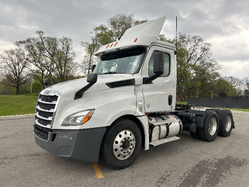 Day Cab Tractor-Heavy Duty Tractors-Freightliner-2020-T12664ST-Byron Center-MI-744,544\n\t\tmiles-$ 28,750 - Image 3
